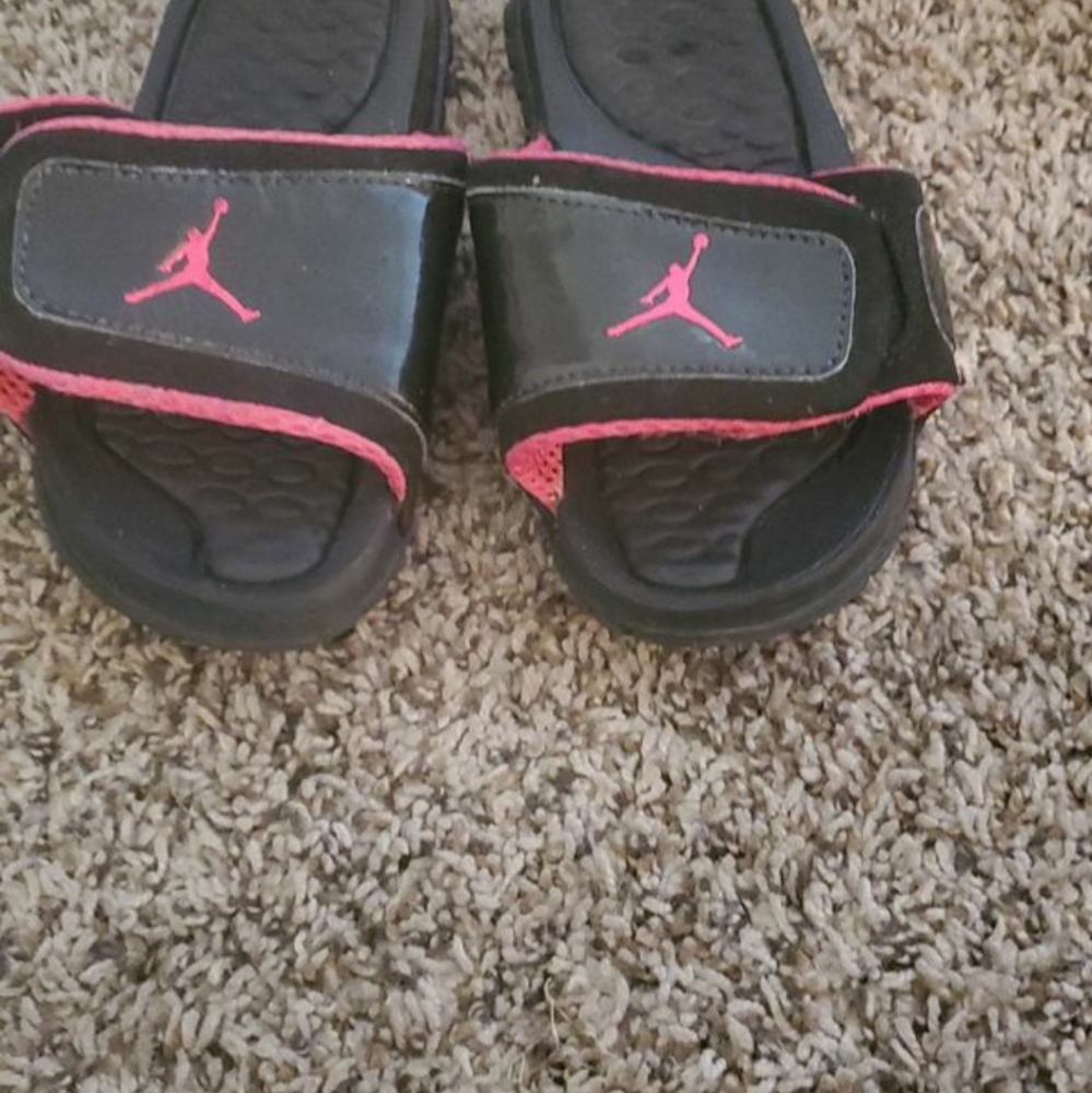 Toddler Jordan slips
